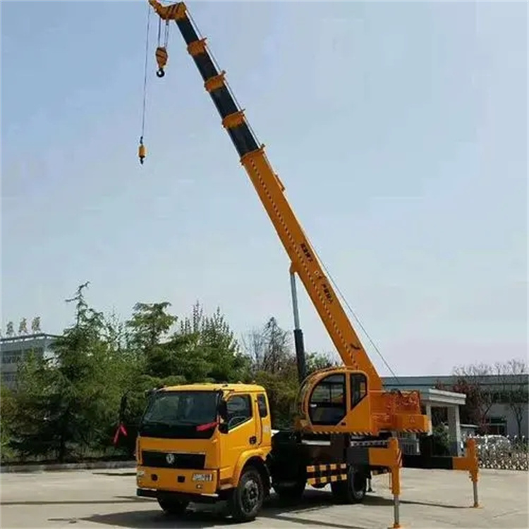 麻章钢筋笼入孔时,由吊车采用单点起吊