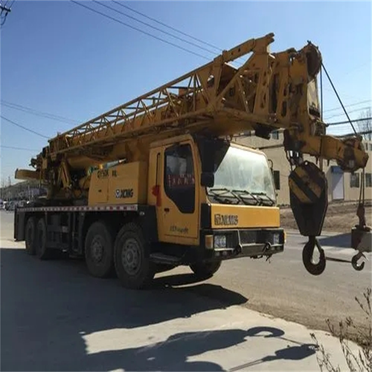 麻章吊车怎么吊装挖掘机